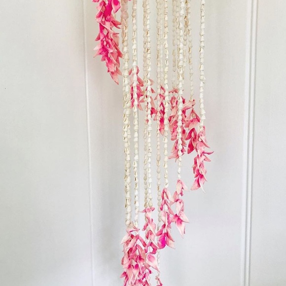 Pink Shell Chandelier 💕 - Picture 3 of 3